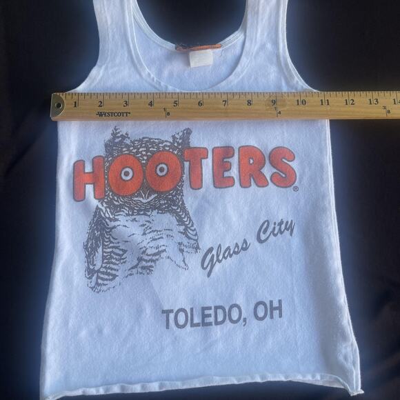 Hooters Shirt Shorts Set Womens XS White Black Glass City Toledo OH Tank Slogan - Picture 6 of 10